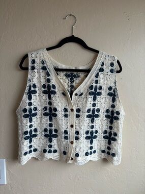 Cream Crochet Button-Front Vest with Navy Pattern size XL